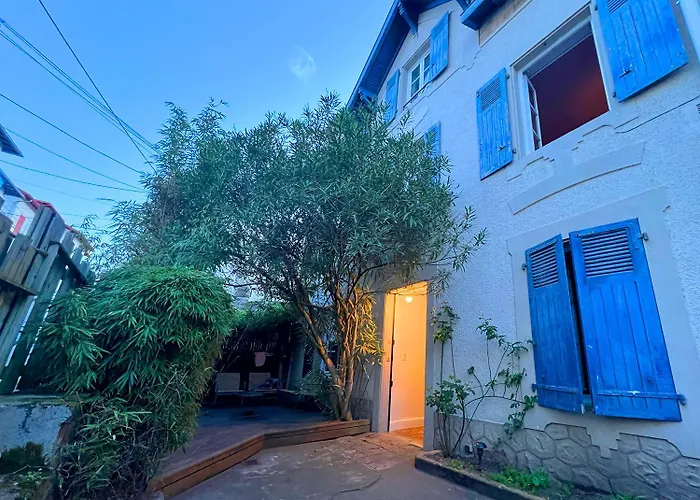 Séjour chez l'habitant Etxea Zoriontsua *